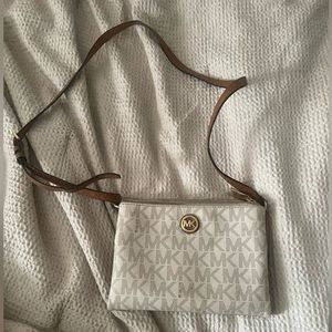Michael Khors Crossbody Bag